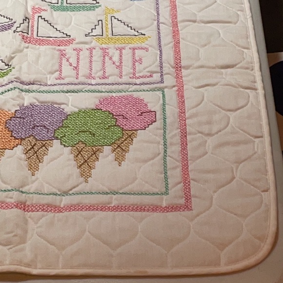 Vintage 1989 Baby Quilted Blanket and Bib in Orginal Marshall Fields Box! - Picture 3 of 12